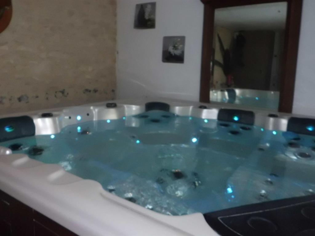 Le Clos Saint Paul Hotel Tourny Esterno foto